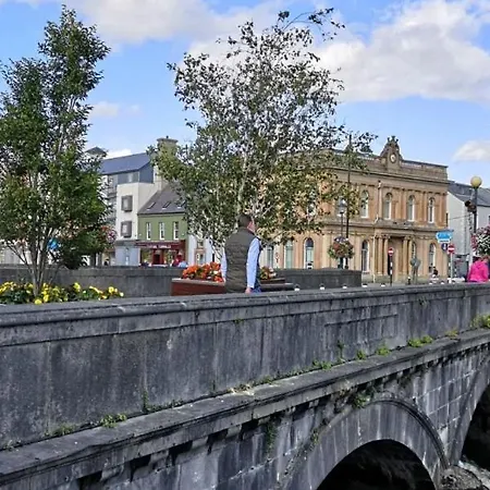 Entire In Town Apartment