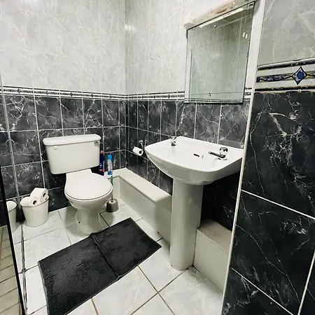 Entire In Town Apartament *